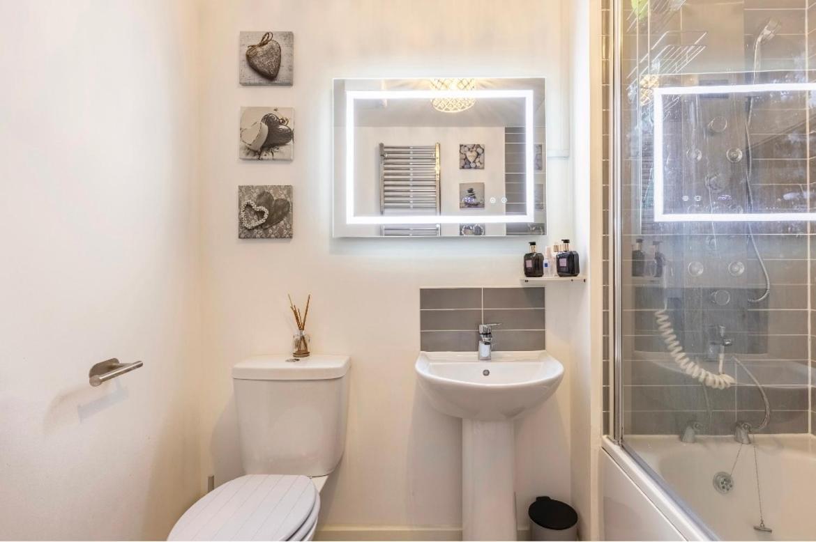 Chudleigh Fullers Modern And Stylish Room מראה חיצוני תמונה