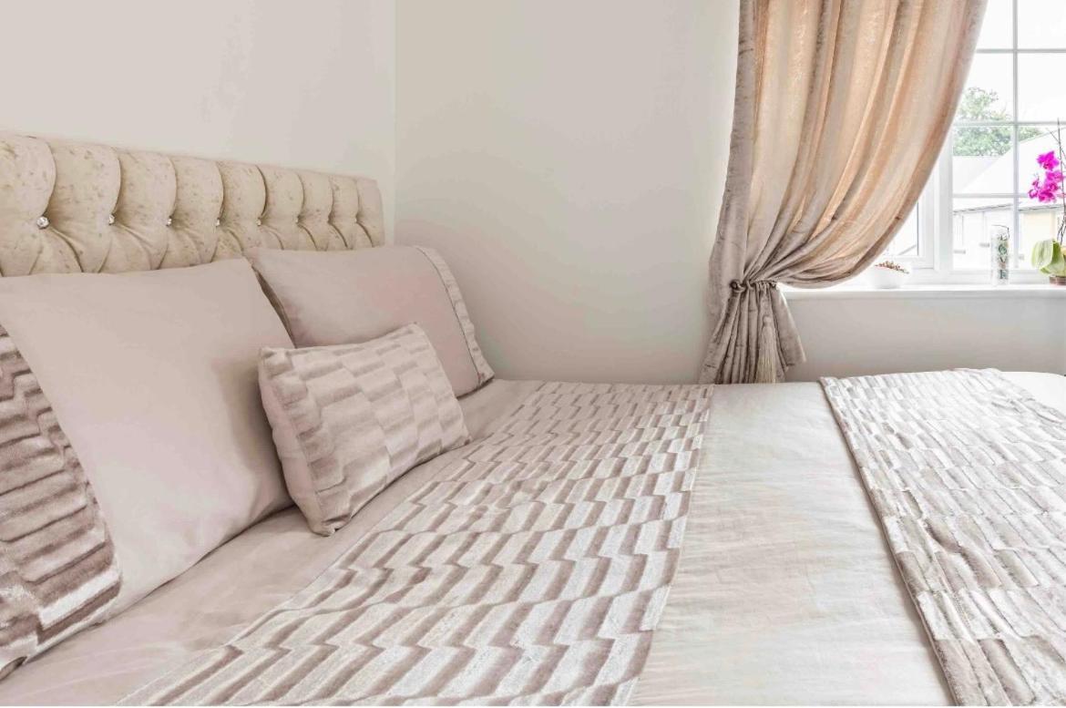 Chudleigh Fullers Modern And Stylish Room מראה חיצוני תמונה