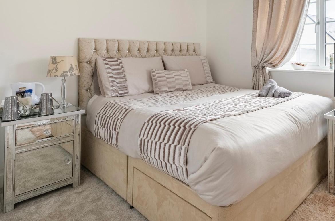 Chudleigh Fullers Modern And Stylish Room מראה חיצוני תמונה